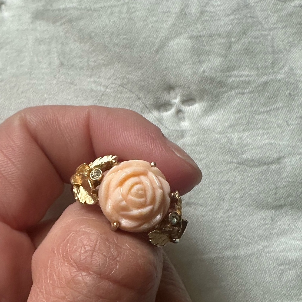 Avon vintage Rose Ring